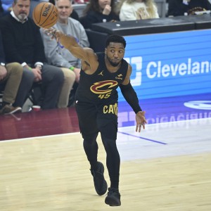 皇冠体育官网-明日继续缺战活塞！队记：米切尔预计会在对阵绿军的比赛中复出