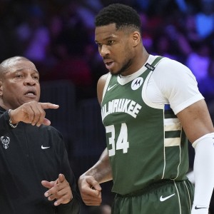 皇冠体育-老里谈字母复出：这不是理想的方式 但既然他能上场那就看看情况